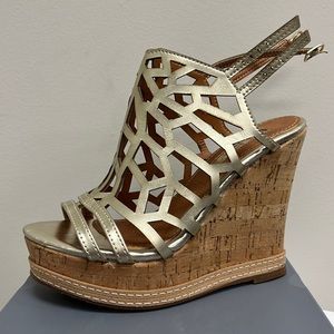 Beautiful Gold Wedges Sandals